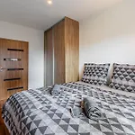 Spacious Apartment With Ac And Stunning Views