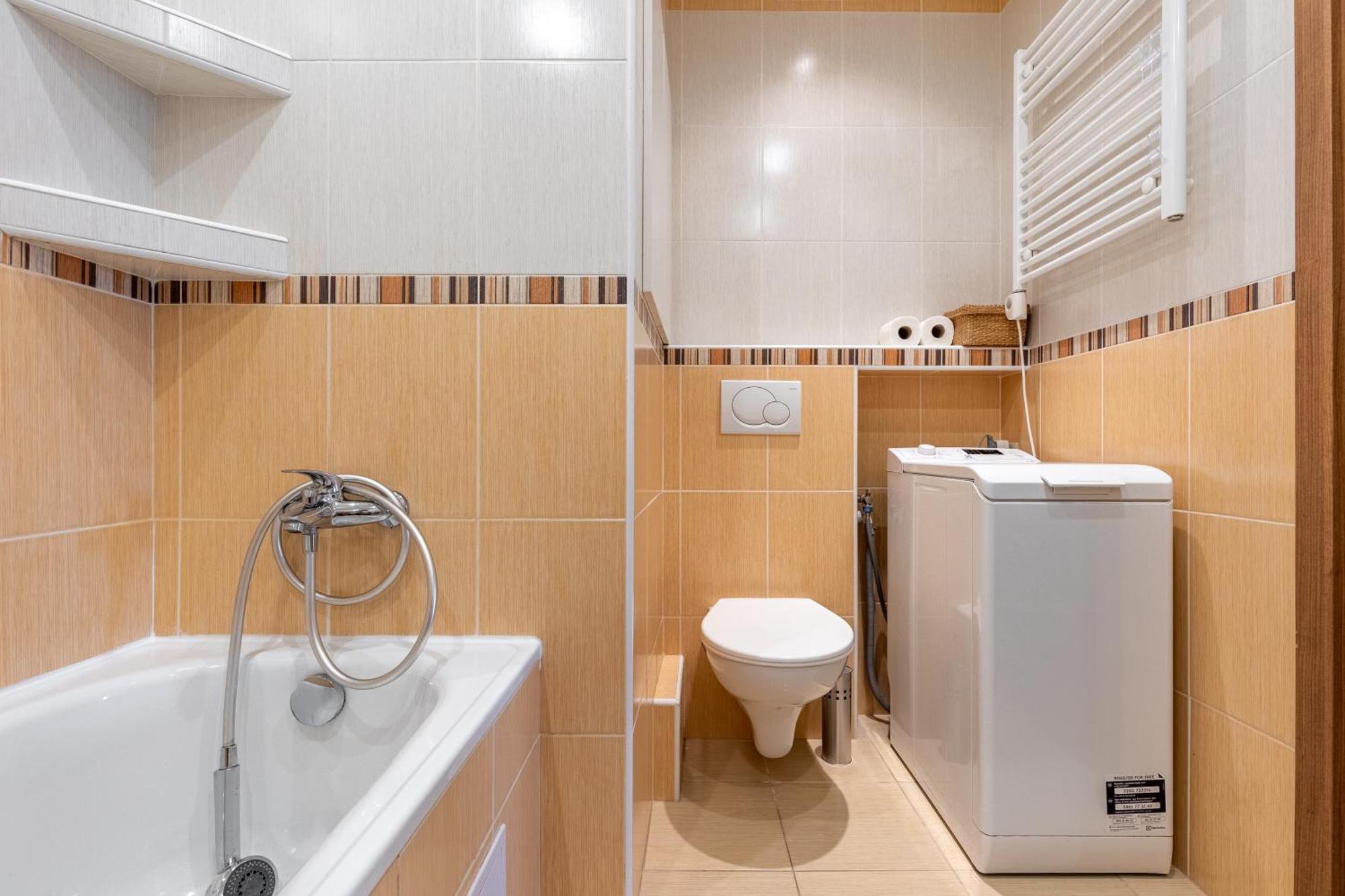 Spacious With Ac And Stunning Views